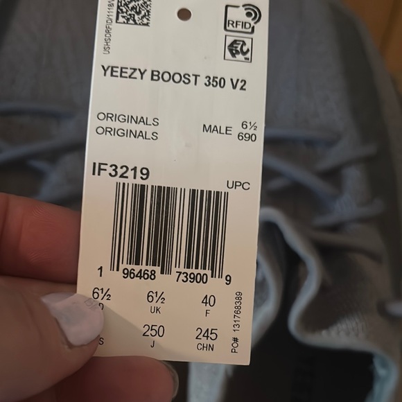 Adidas YZY 350 V2 Box